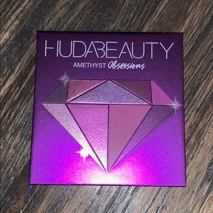 huda beauty amethyst obsessions palette